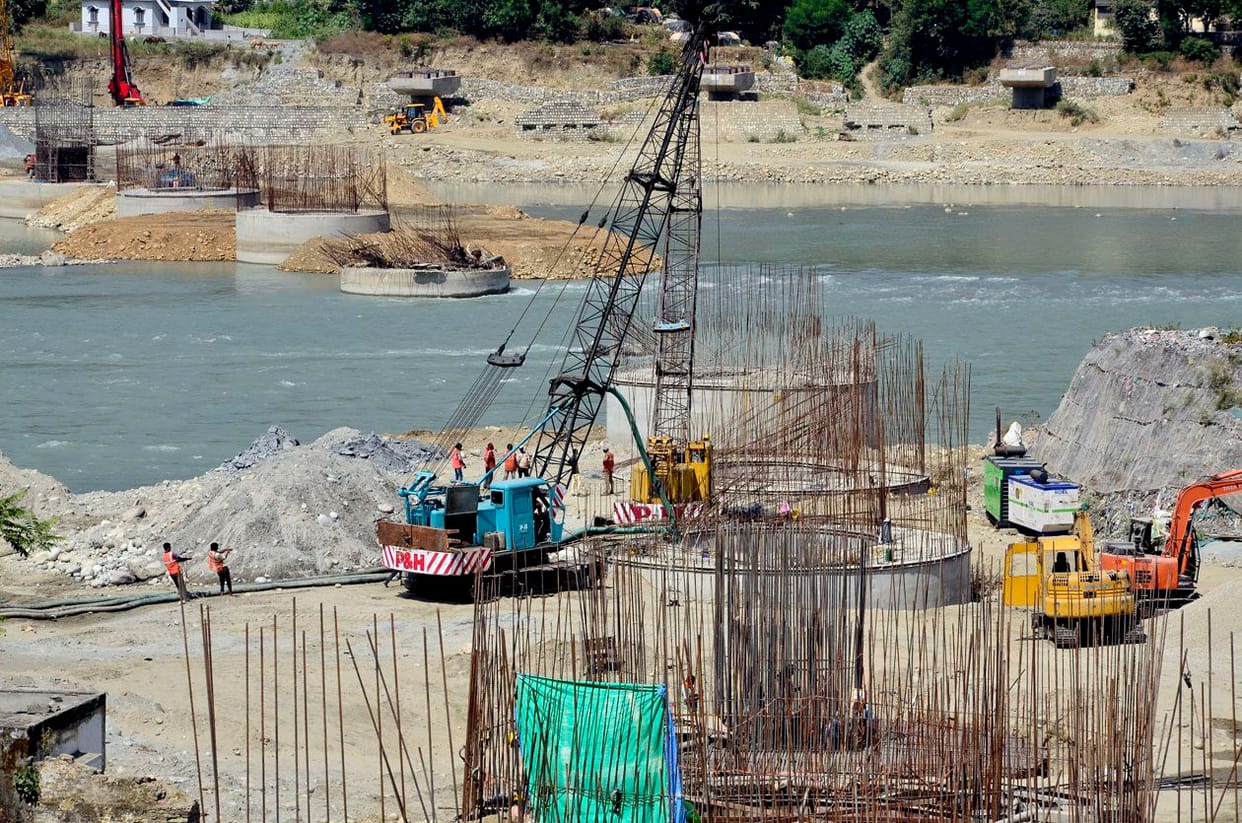 Water level decreased, construction of rail bridges