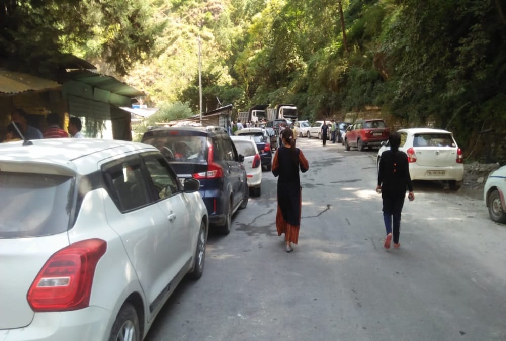 Unlock 5.0 in Uttarakhand Latest News Today: Badrinath Highway Closed after Landslide, Vehicle Traffic jam