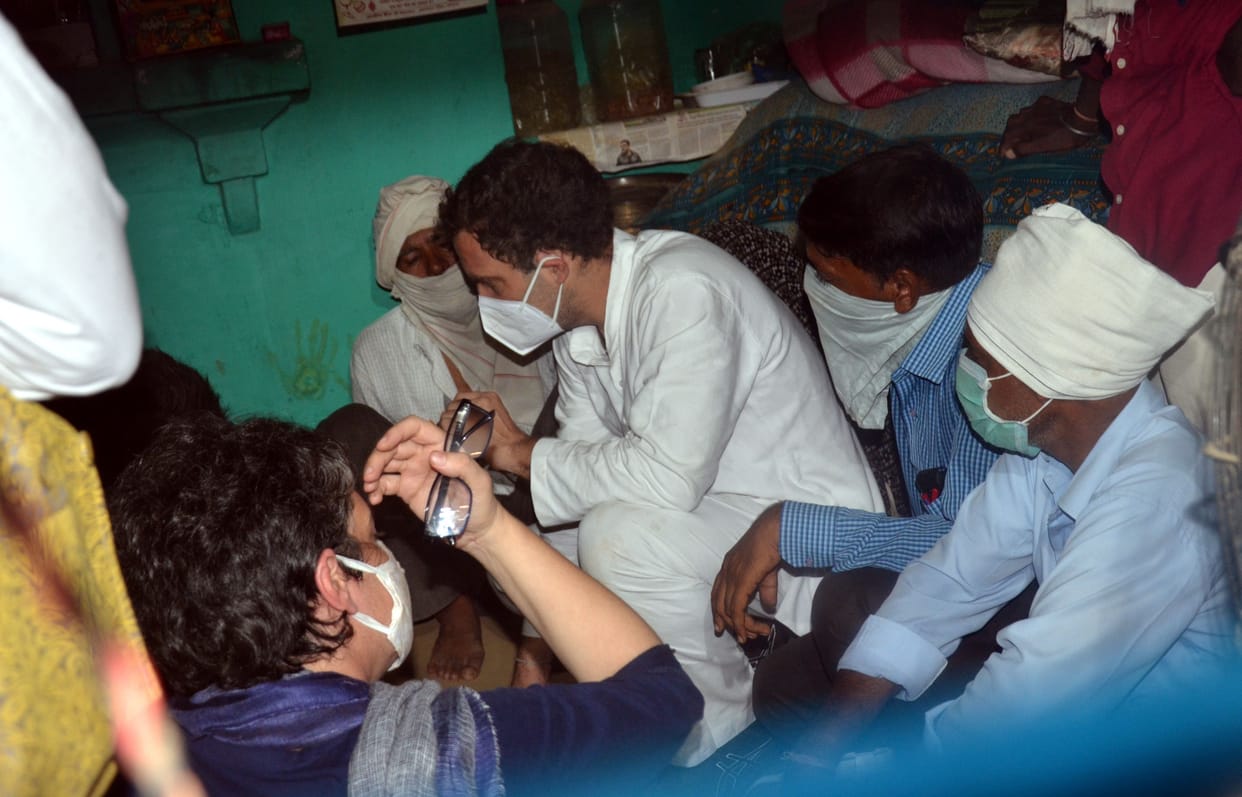 Hathras: lathis on congressmen entering village