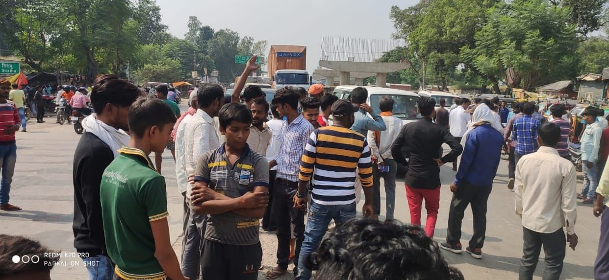 container colided in bike on highway, man died