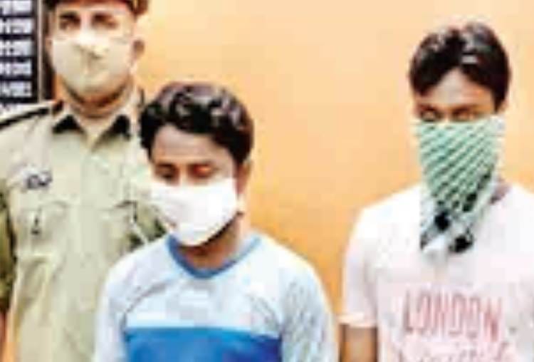 five arrested in theft case of petrol pump owner's house