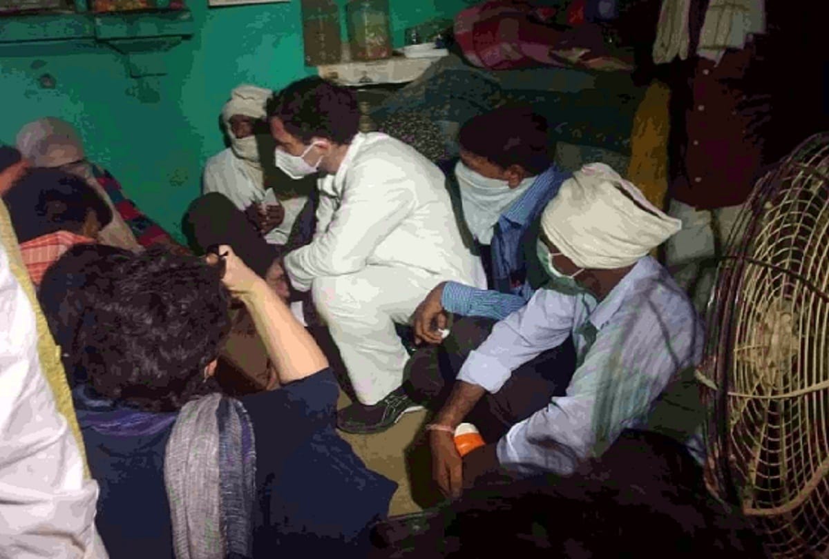 Hathras Case News victim Father crying as soon as he remembered his daughter