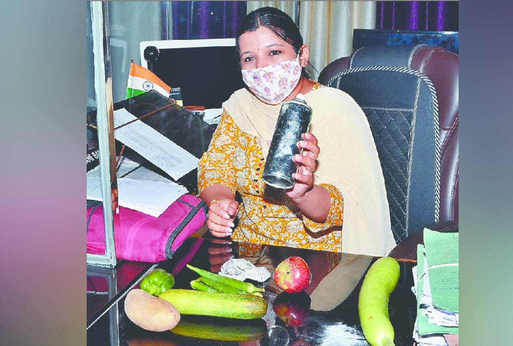 Roorkee: Vegetables and fruits are Being cooked  by chemical in Mandi