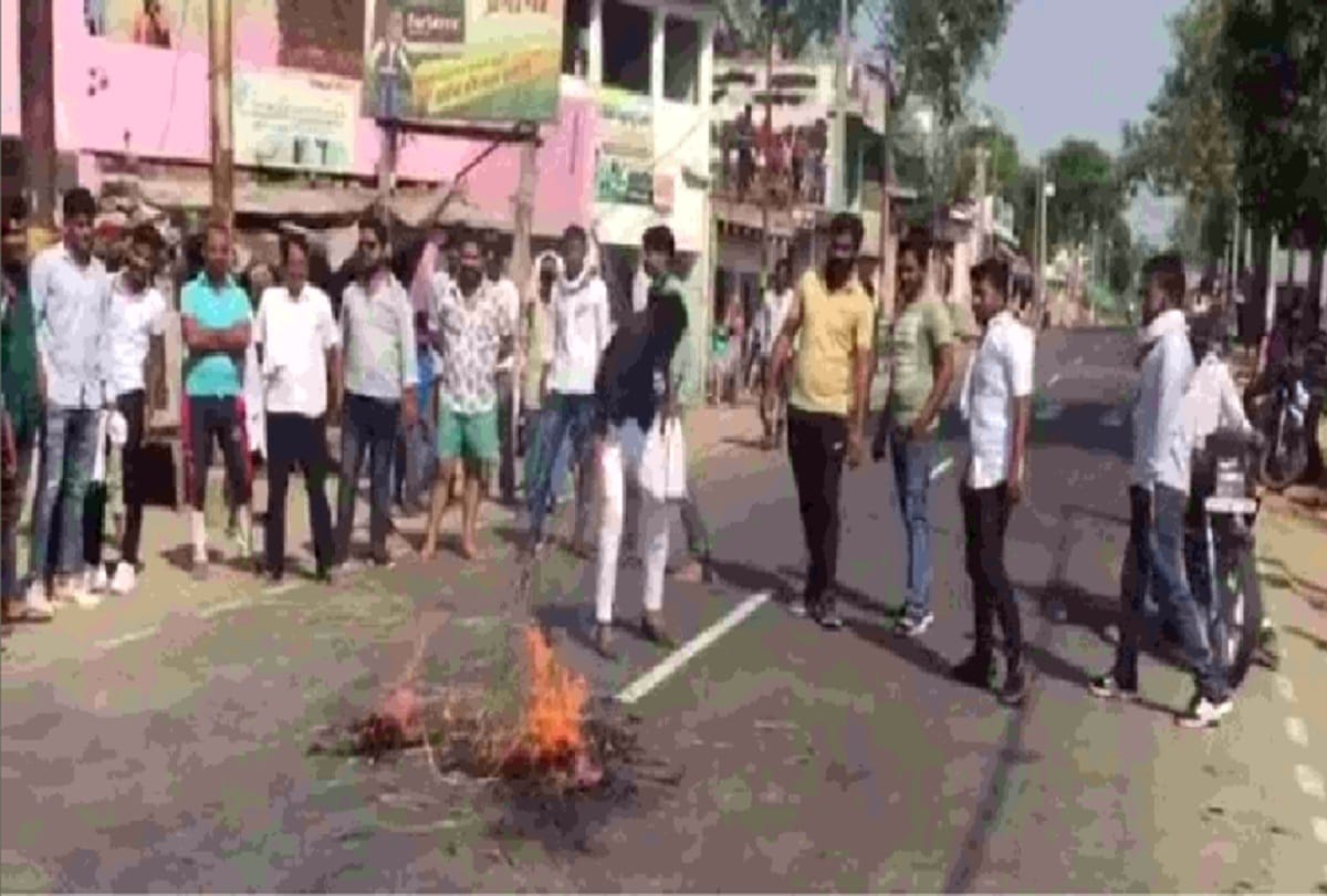 Hathras Case: People from the side of accused protest outside the village of victim
