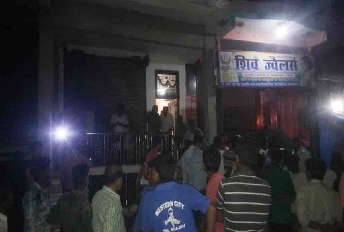 Fatehpur: 12 lakh jewelery stolen from Saraf businessman's house