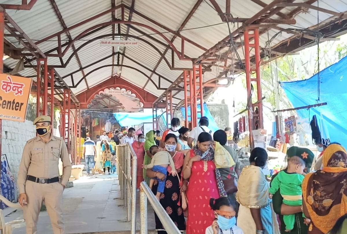 Twenty seven devotees pay obeisance at shakti peethas in Himachal pradesh