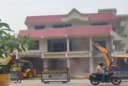 Bulldozers run to Dilip Mishra in Prayagraj by Prayagraj Vikas pradhikaran