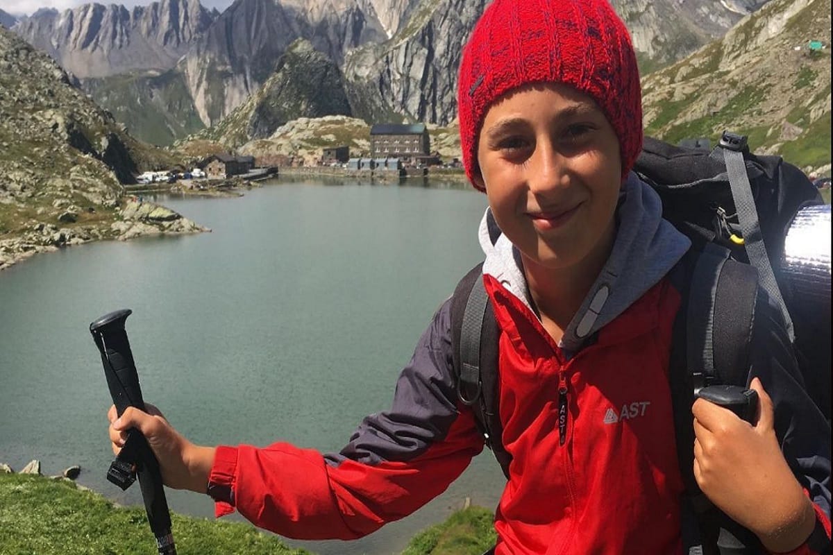 10 year old Romeo Cox Travelled 2800 KM from itlay to london Britain to meet his Grandmother