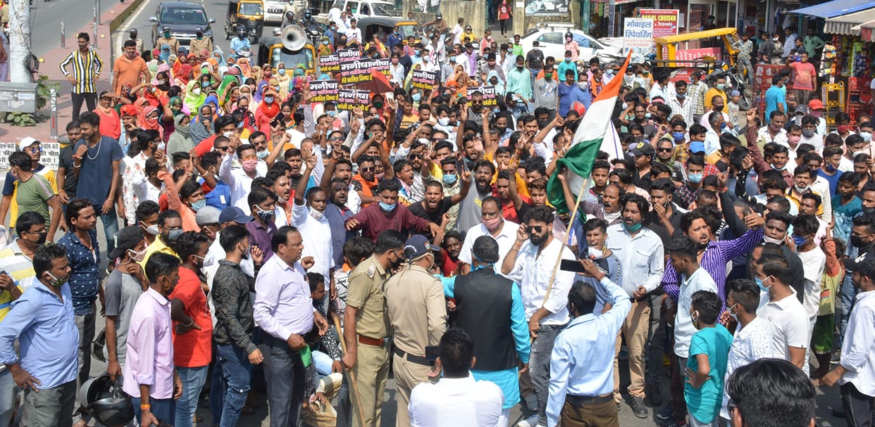 Scavengers on the road against the brutality caused by the girl