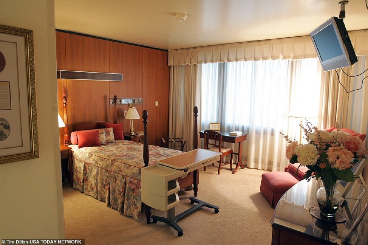 Donald Trump treated for coronavirus in a secure Presidential Suite in Walter Reed Nation Medical Center