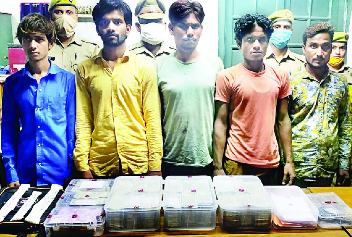 Robbery couple's house burglary busted in Ambedkar Nagar, 76 lakh recovered