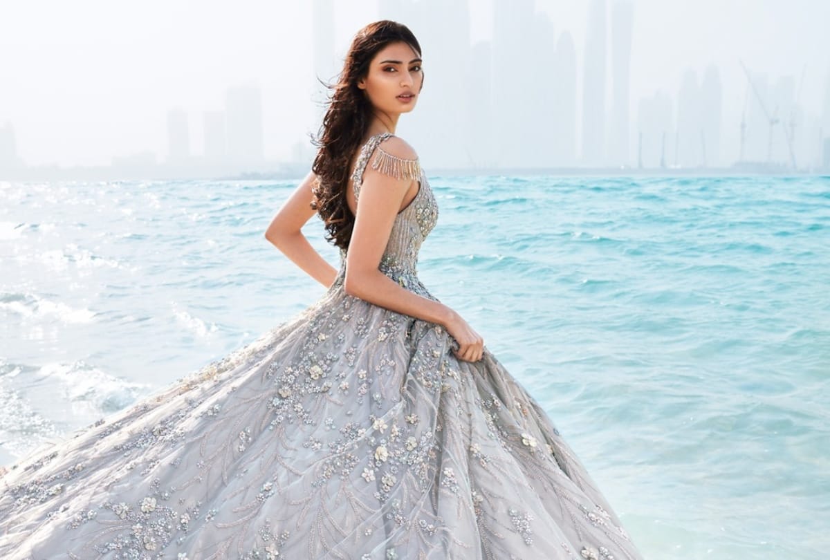 cricketer k l rahul girlfriend athiya shetty white saree