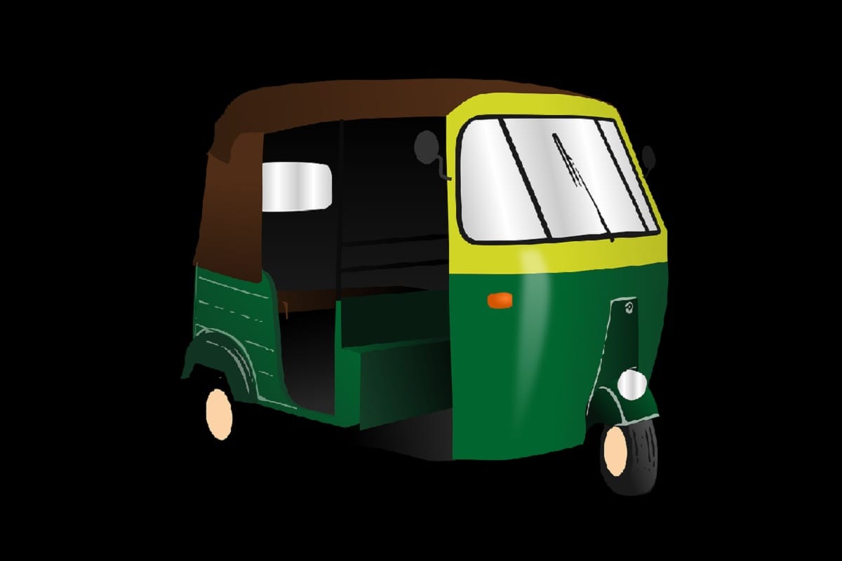 Maharashtra: Case filed against Two men for beating and indecently assaulting with female autorickshaw driver