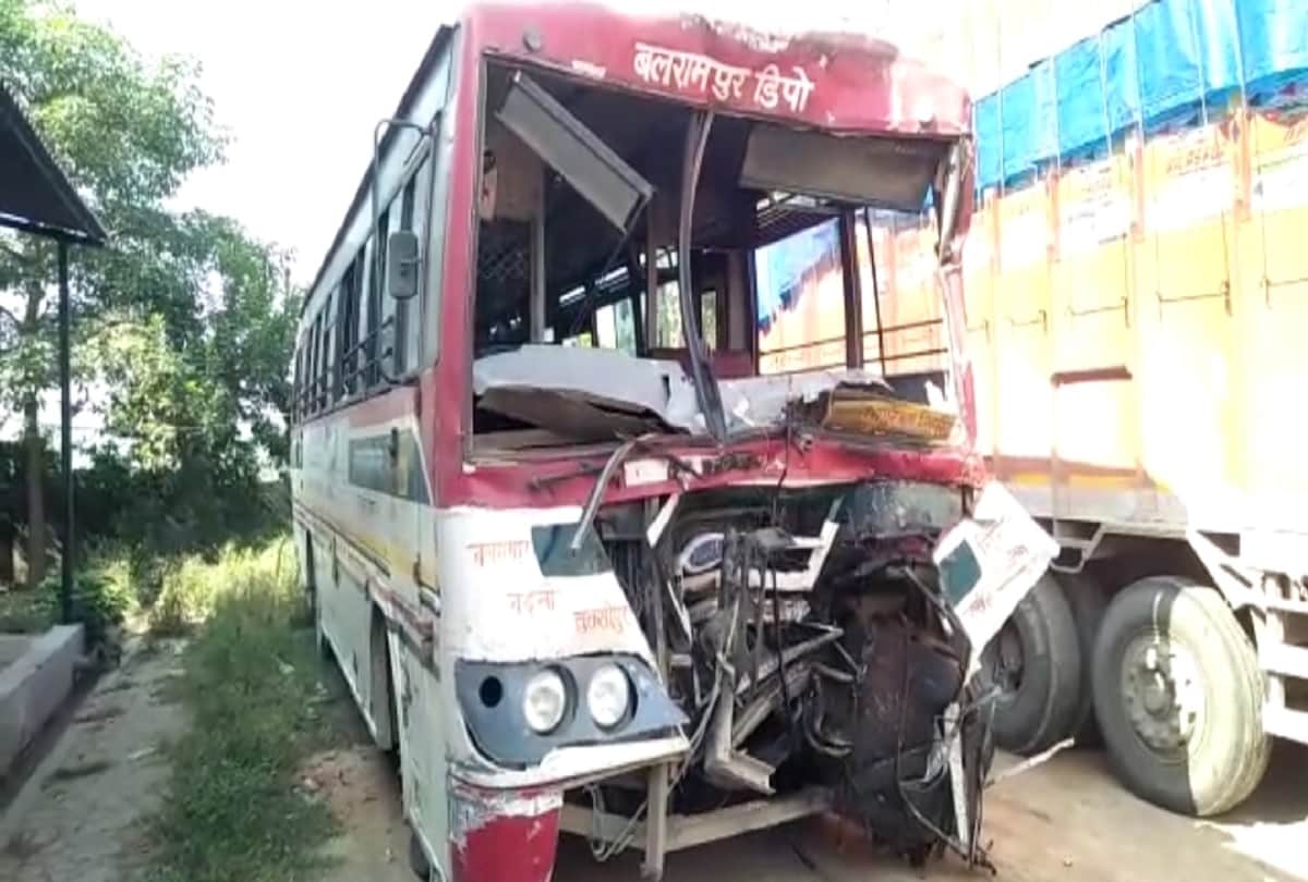 Major road accident in Rampur roadways bus from Balrampur to Delhi meets accident