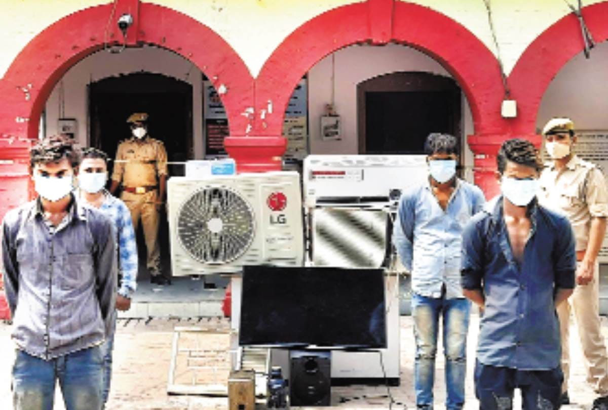 police arrested eight thieves in lucknow