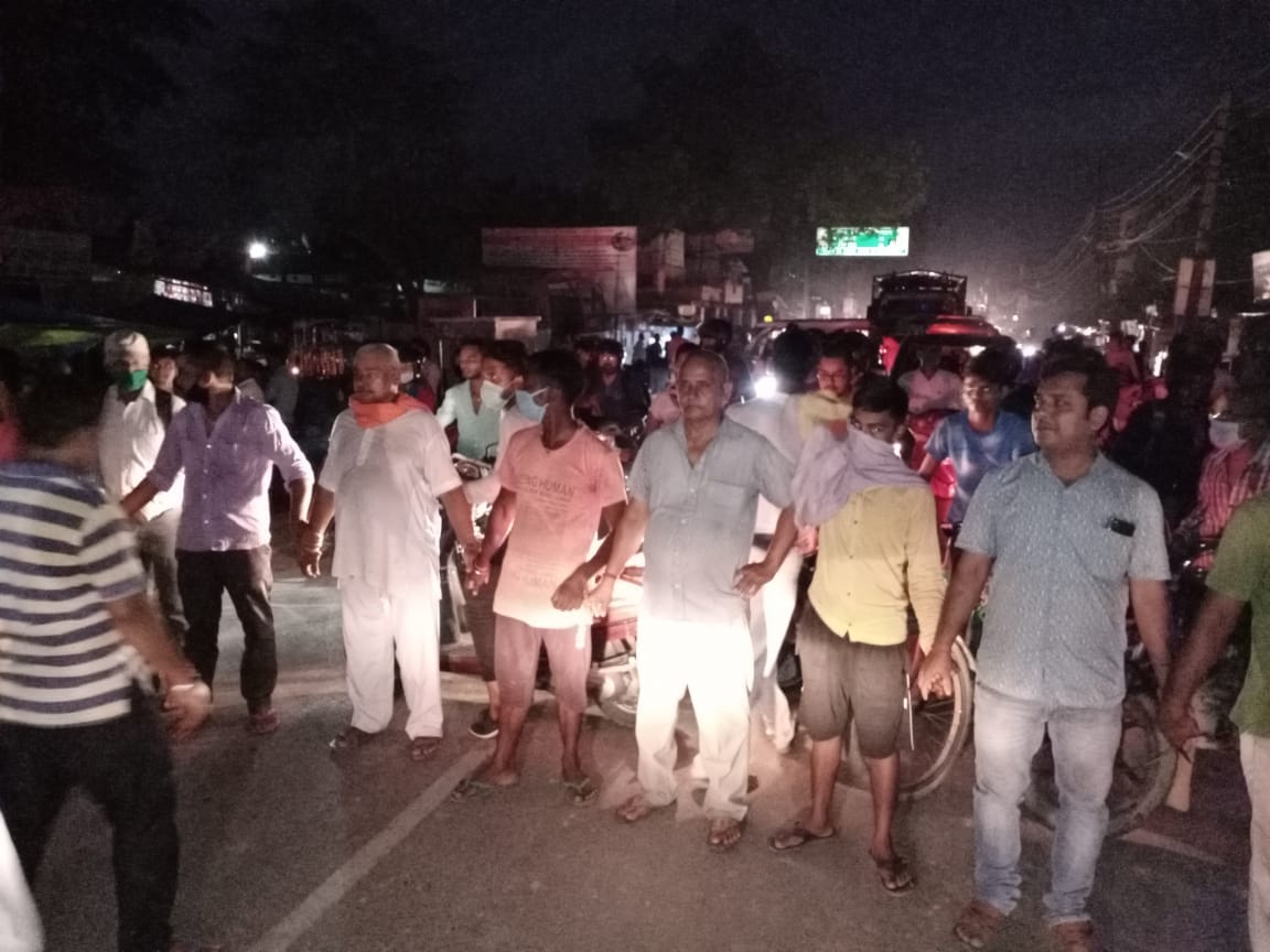 people plunged into the road when the city was shrounded in darkness