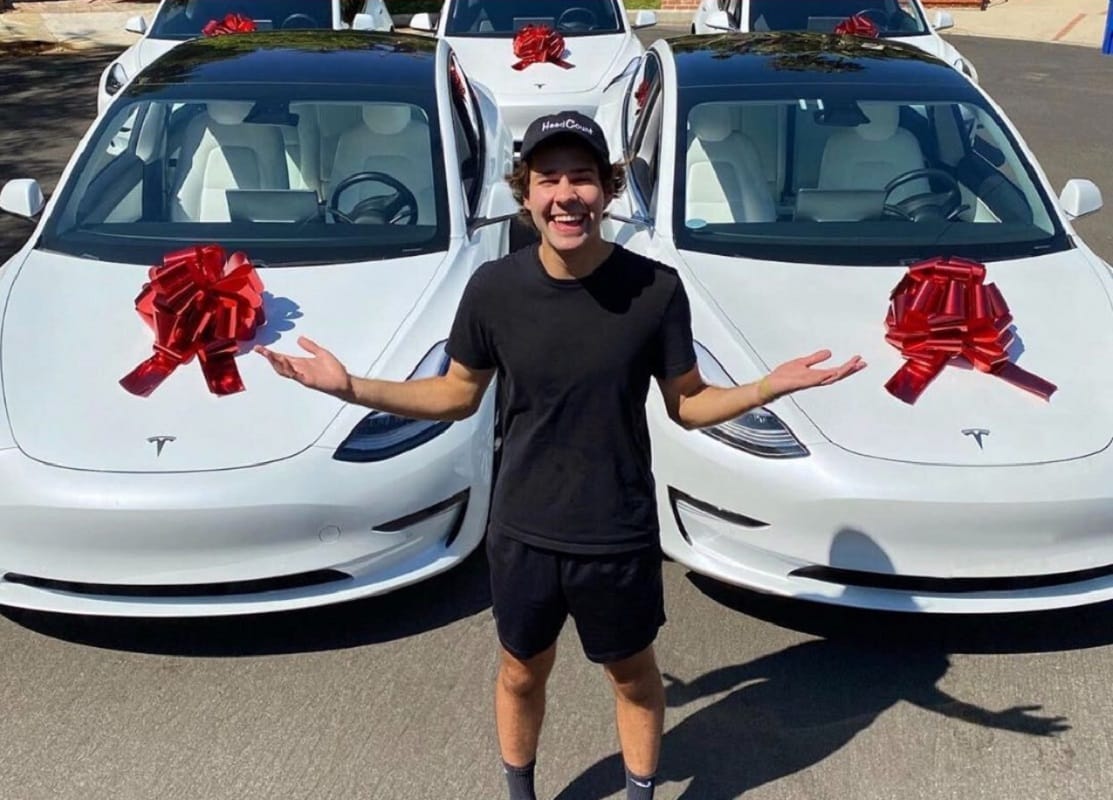 us election 2020 free Tesla Model 3 cars to be won if people register themselves to vote this year