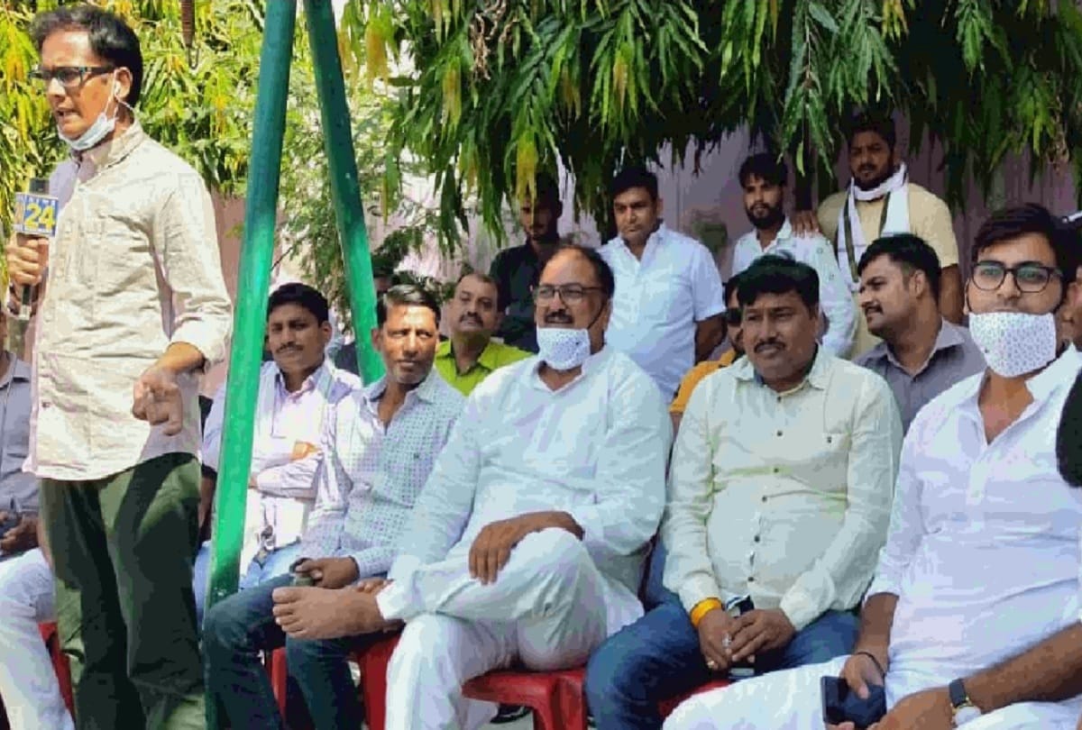 Hathras Case News in Hindi: Mahapanchayat In Favour Of Four Accused Held In Bjp Former Mlas House
