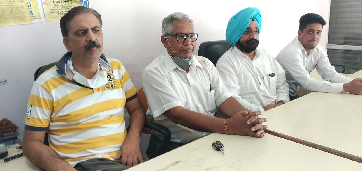 Government should remove restrictions on entry into Jammu and Kashmir in Lakhanpur