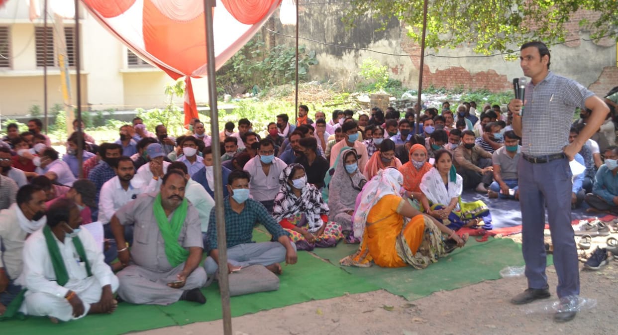 Strike: Contract workers handle electricity