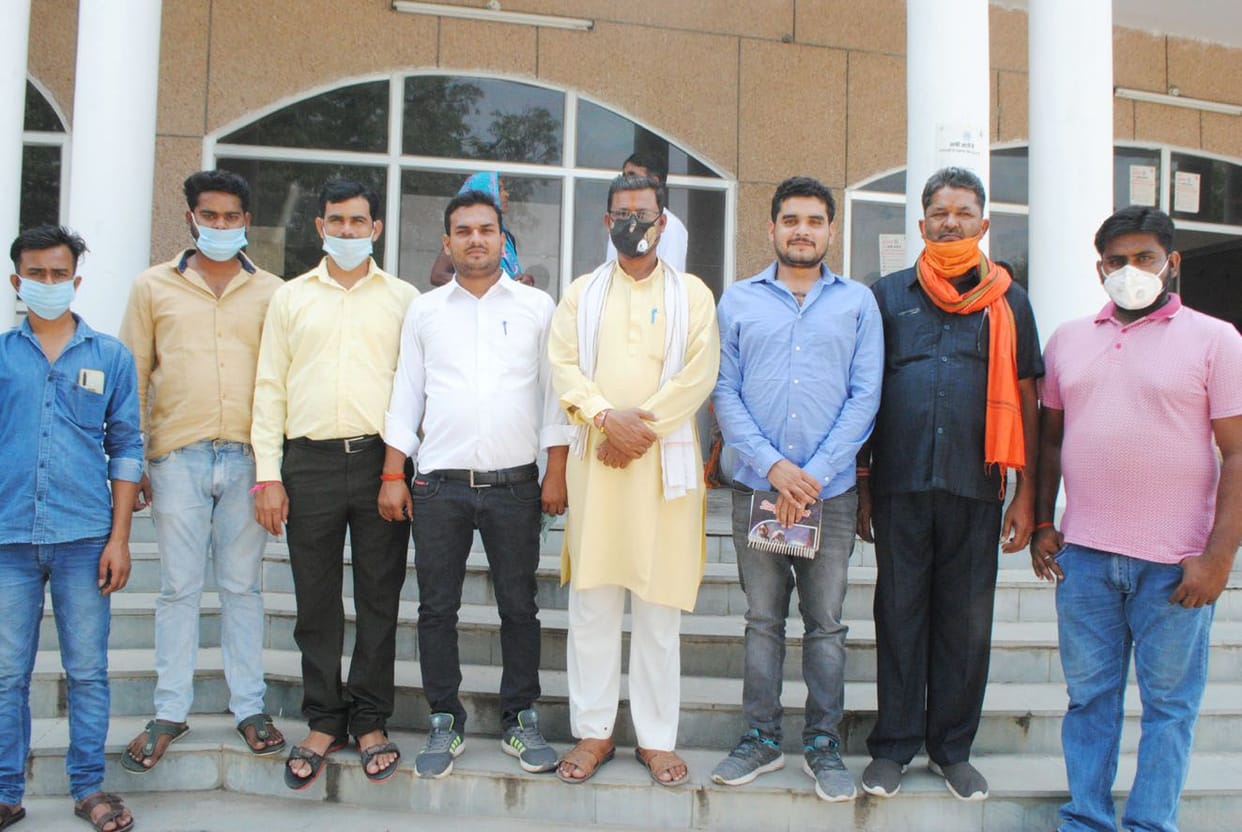 VHP protest over cattle problem in chitrakoot