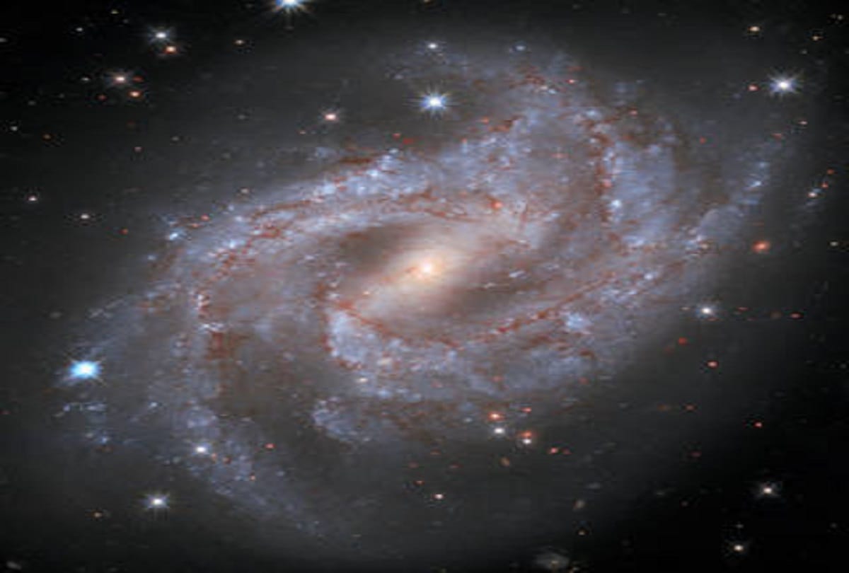 nasa showed a supernova blast in space which is 5 billion times as bright as the Sun