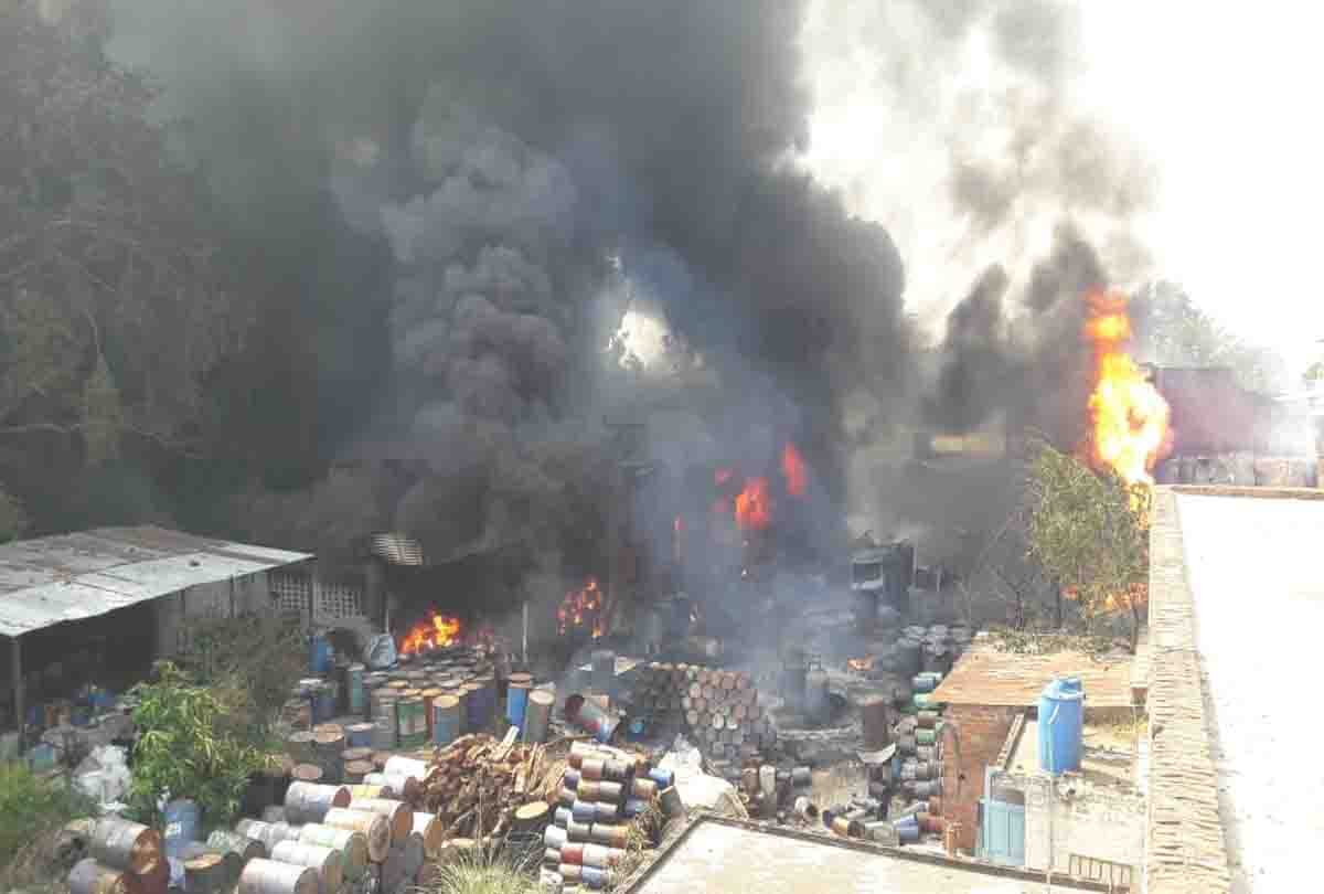 UP: Fierce fire in chemical factory in Mandhana, Kanpur
