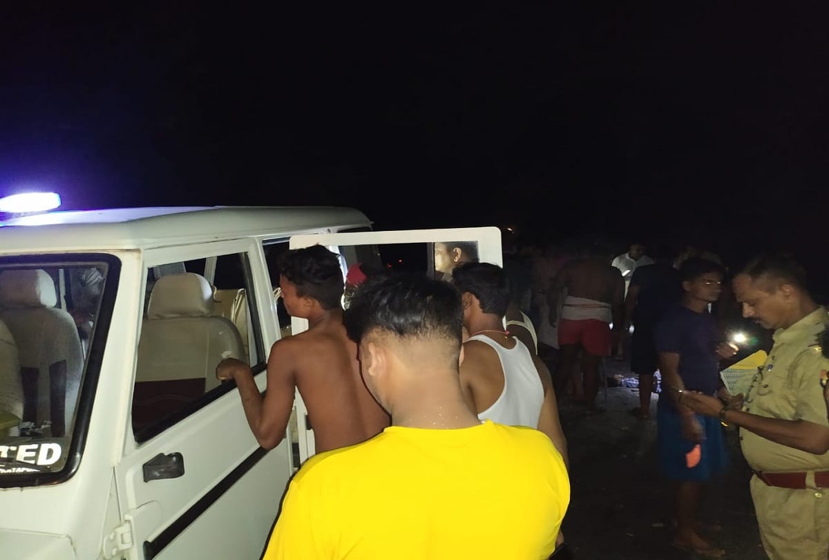 Big road accident in UP, Bolero collides with two bikes in Deoria