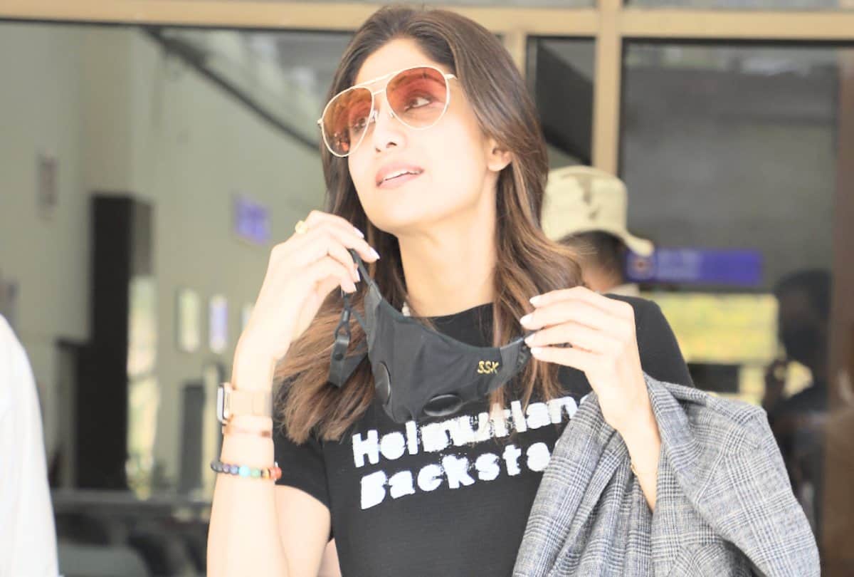 shilpa shetty return after shooting in mismatched shoes and ripped black jeans