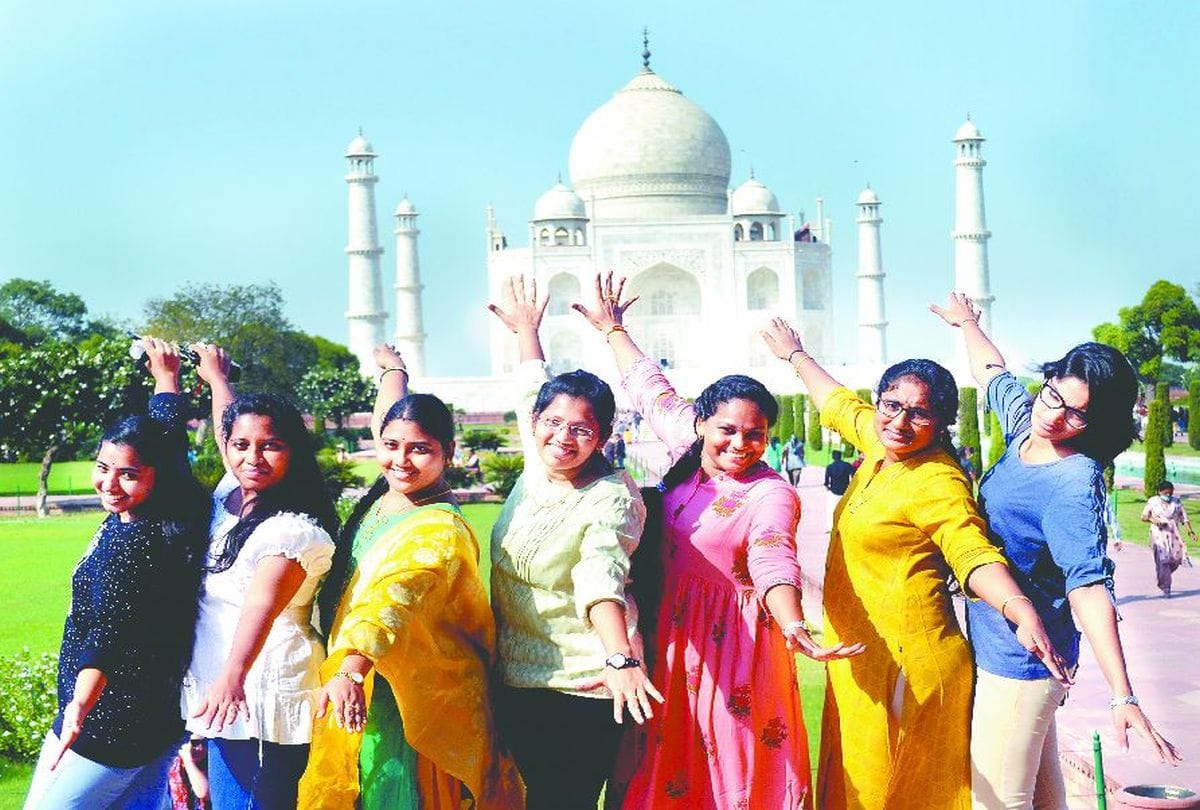 Taj Mahal Ticket Book Before Tourist Reach Lapke Active