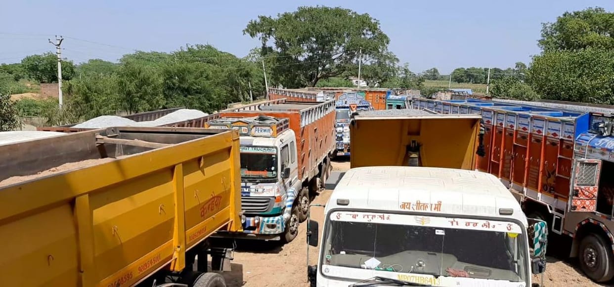 Distortion in royalty forms, 30 vehicle seas