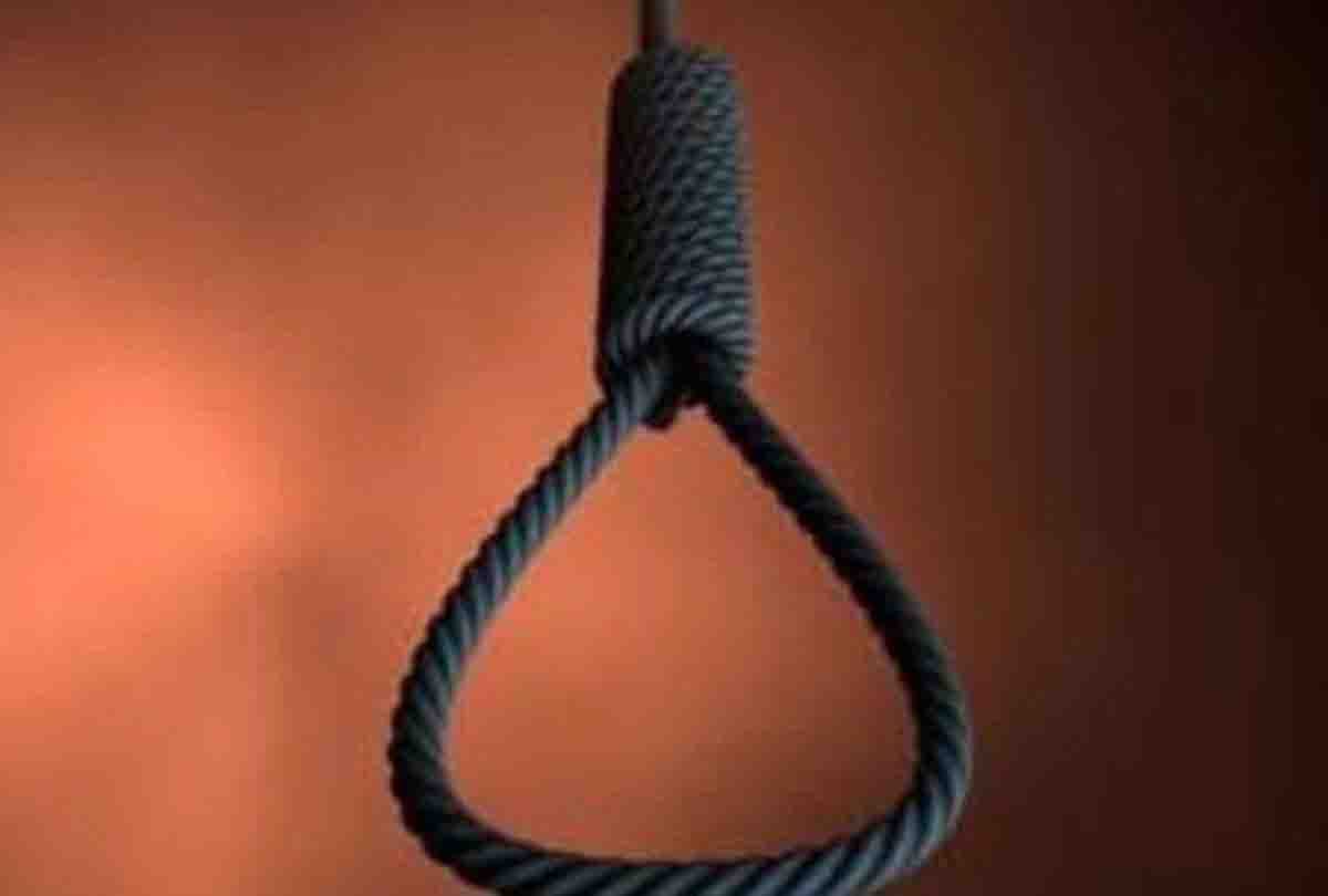 Woman hanged due to crop failure