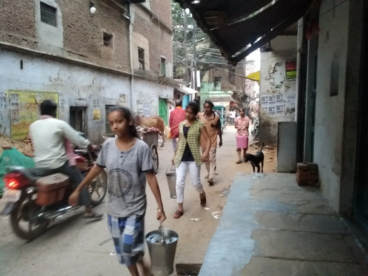Purvanchal in darkness due to strike of power workers against privatization