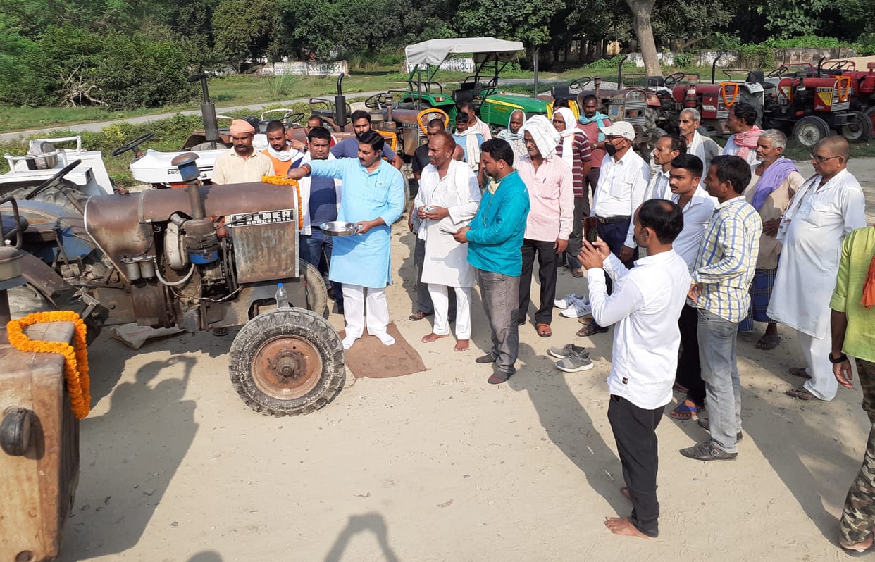 BJP Kisan Morcha worshiped agricultural machinery in support of Kisan Bill