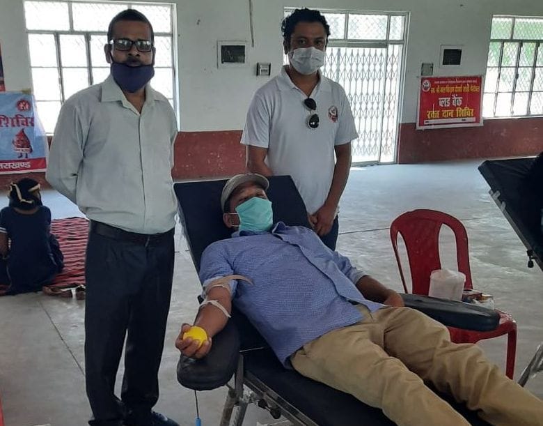 95 servants donated blood in the camp