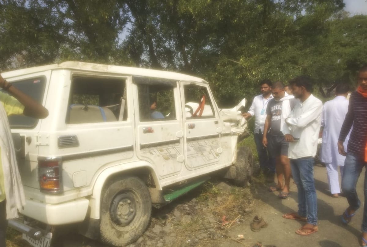 Five friends killed in road accident during stunt on road at Deoria
