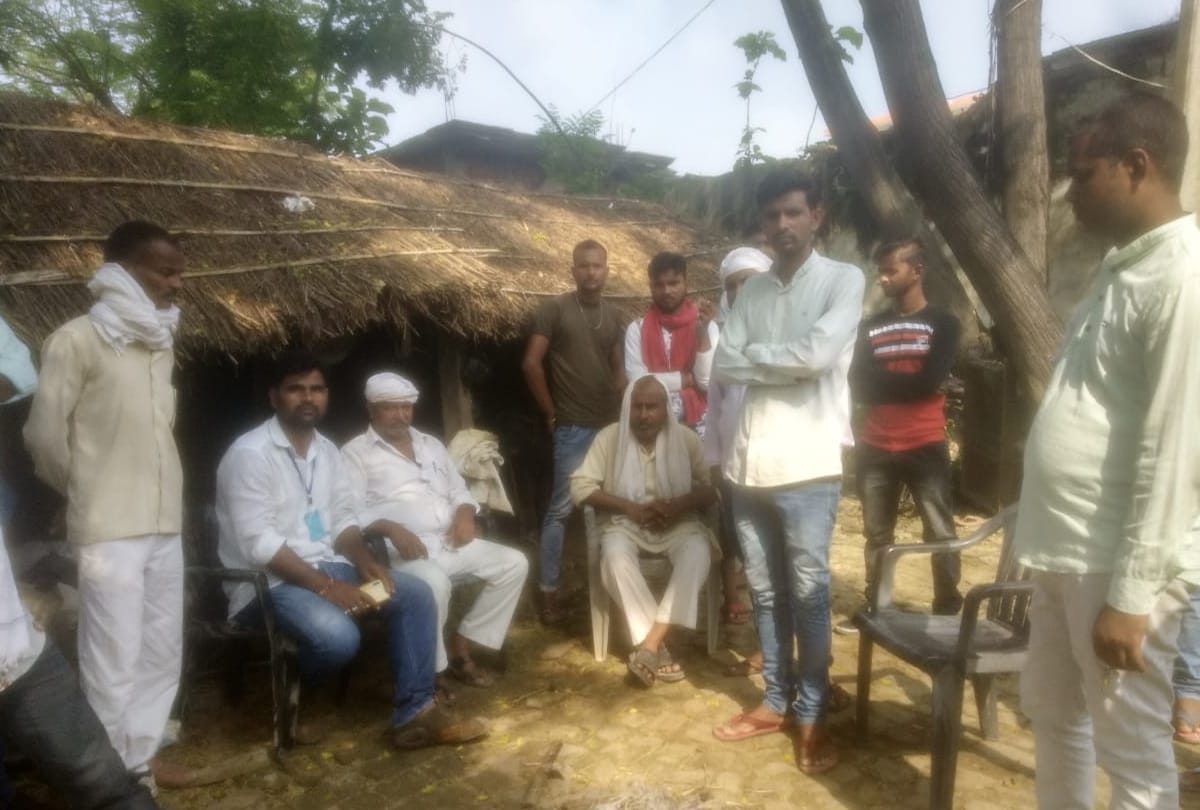 Five friends killed in road accident during stunt on road at Deoria