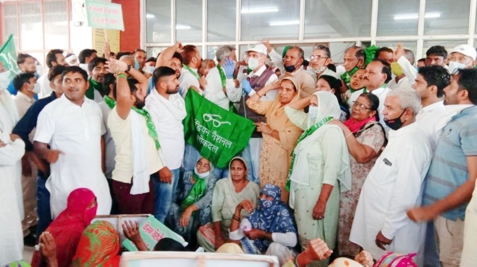 INLD demonstrated against three agricultural laws