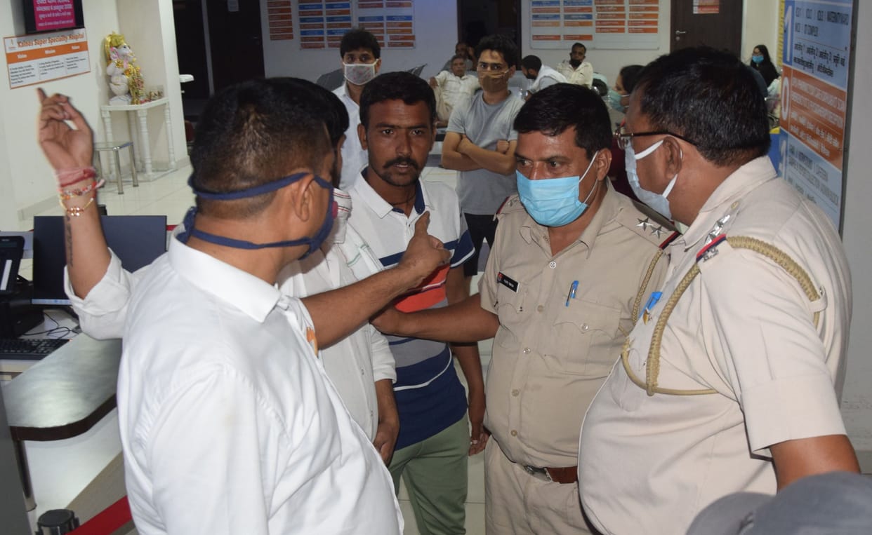 Masked miscreants in Mokhara village indiscriminately firing Sarsham, causing panic, 4 injured including property dealer son of Tapa Pradhan