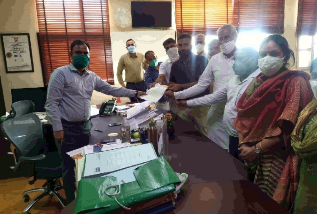 mewat model school staff hand over memorandum to cm of haryana
