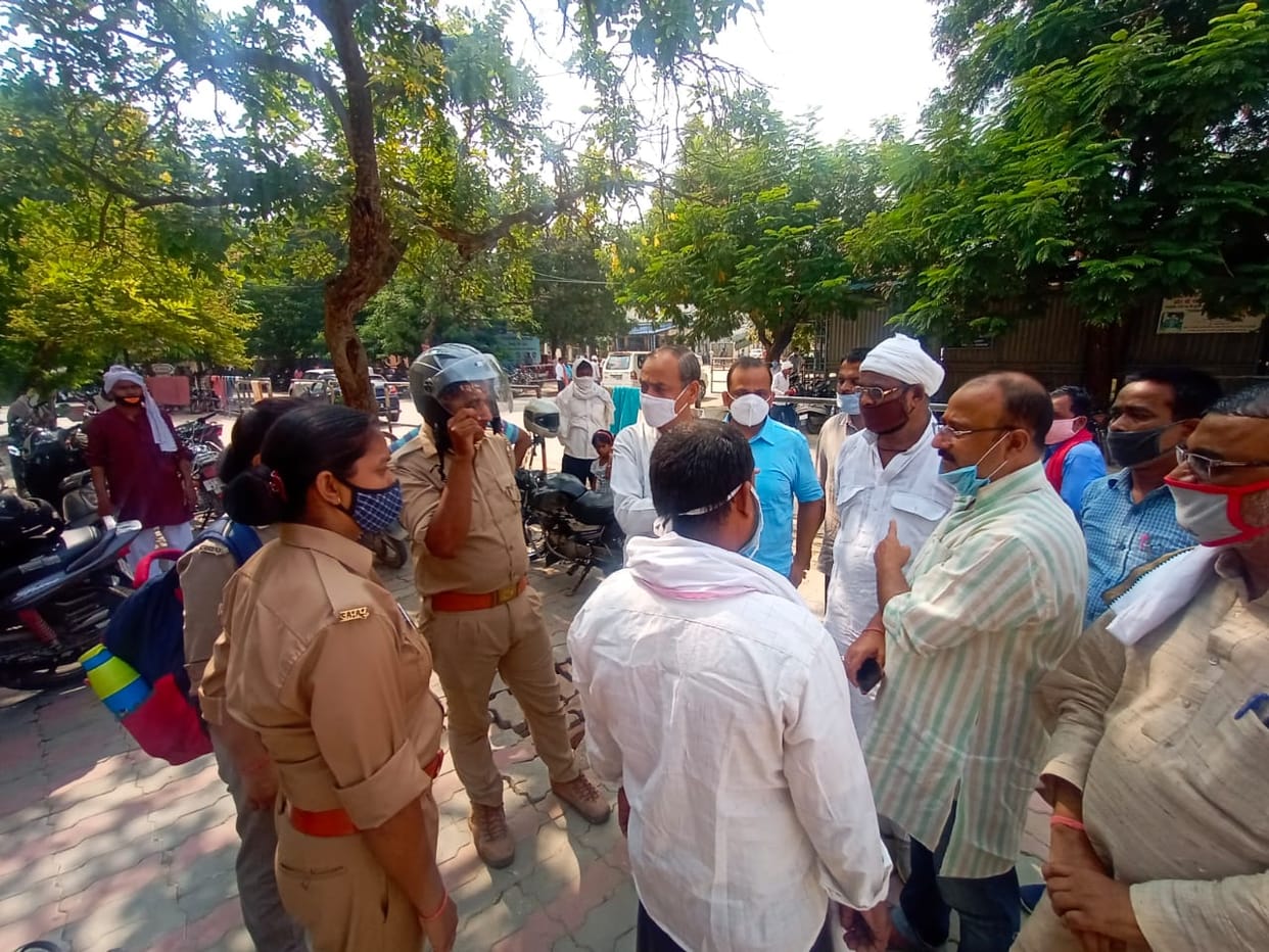 Congress workers reach BHU to meet family members of Azamgarh rape case Varanasi police stopped