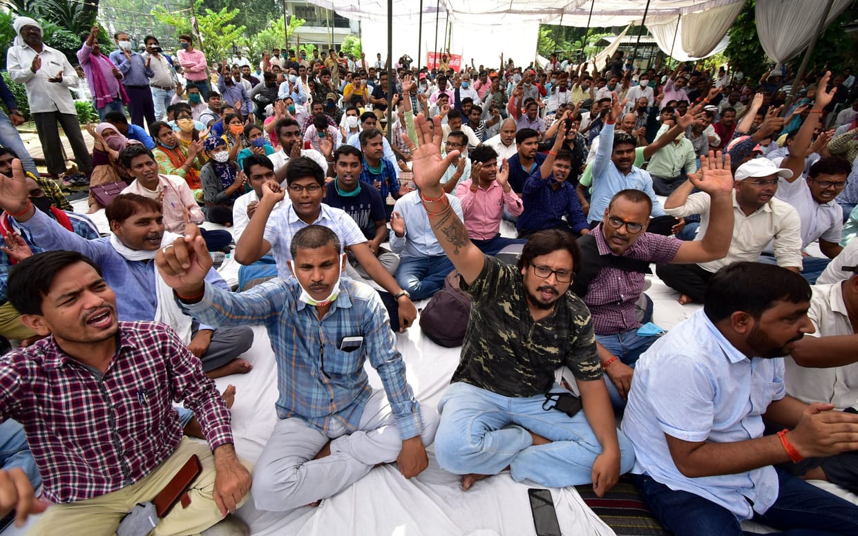 people demonstrated in prayagraj against up gov raising electricity cut off