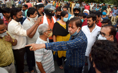 In Prayagraj, the anger of the townsfolk erupted, road jams surrounded the sub-center at many places