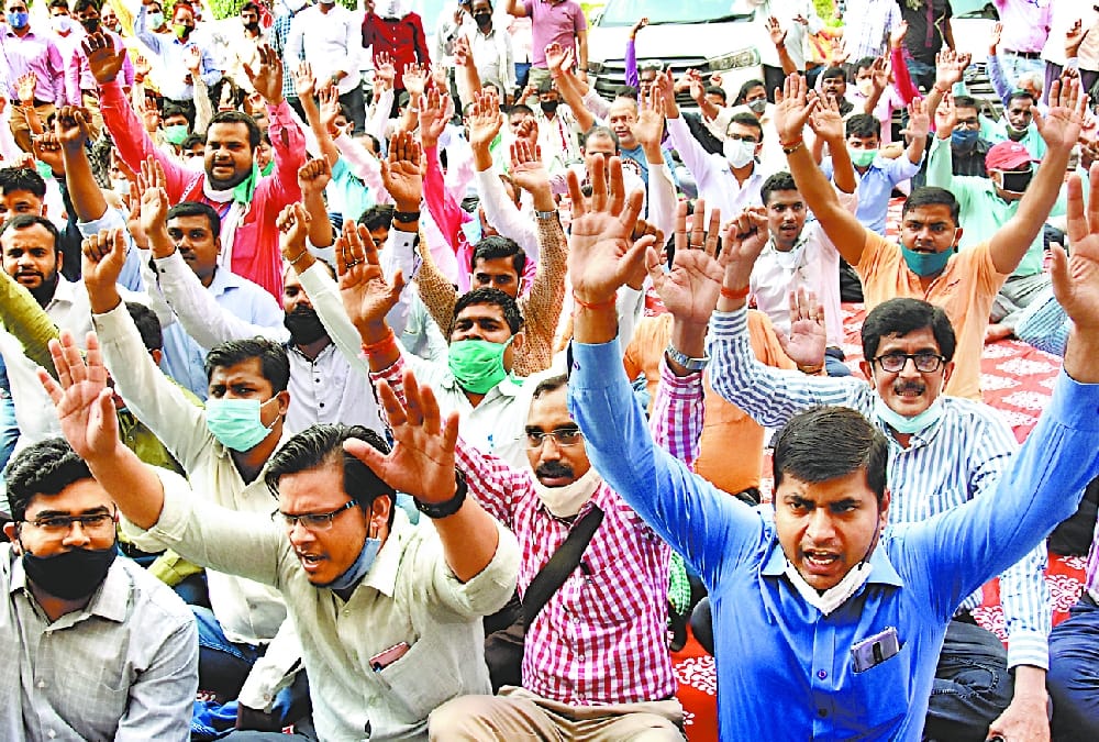 Strike of electricity employees create problem for people in Lucknow.