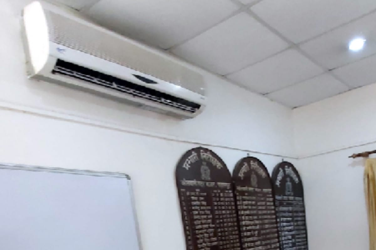 Two crore dues of electricity, yet AC running in police stations in sahranpur district of west Up