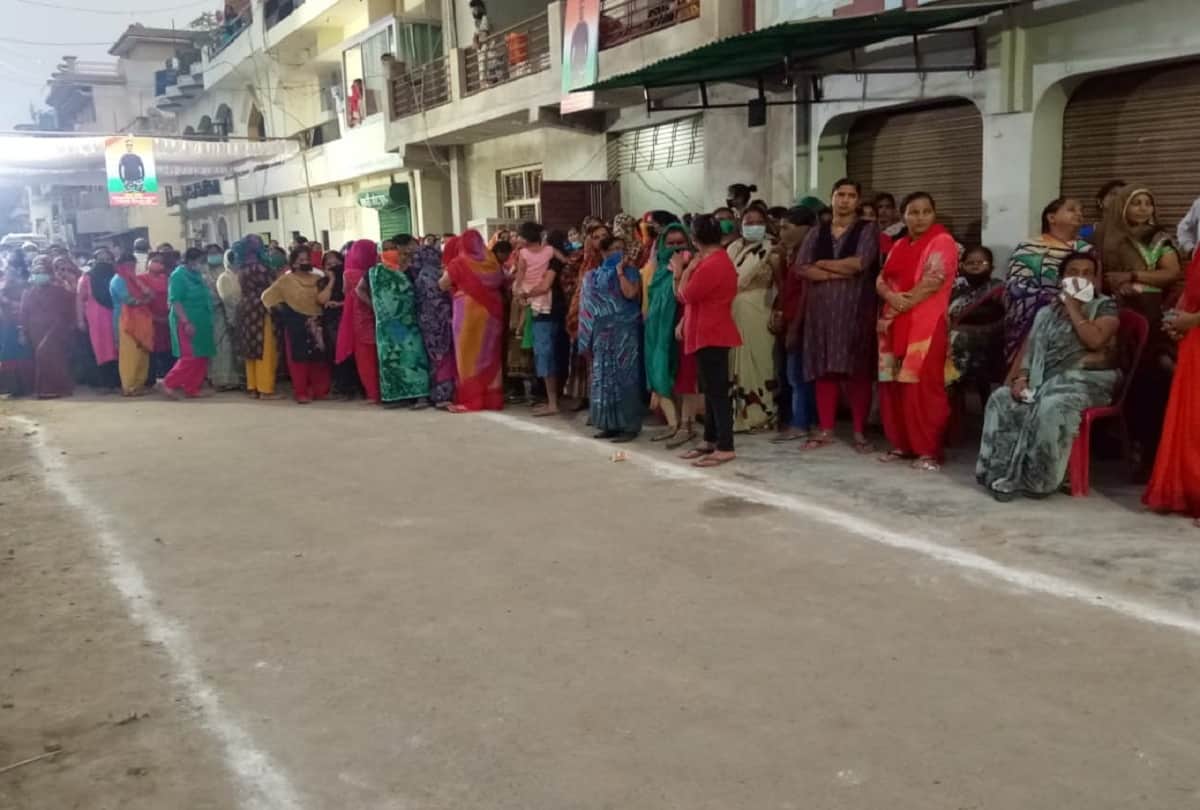 Martyred Shailendra pratap singh sopore terror attack crowd gathered to get a glimpse in raebareli