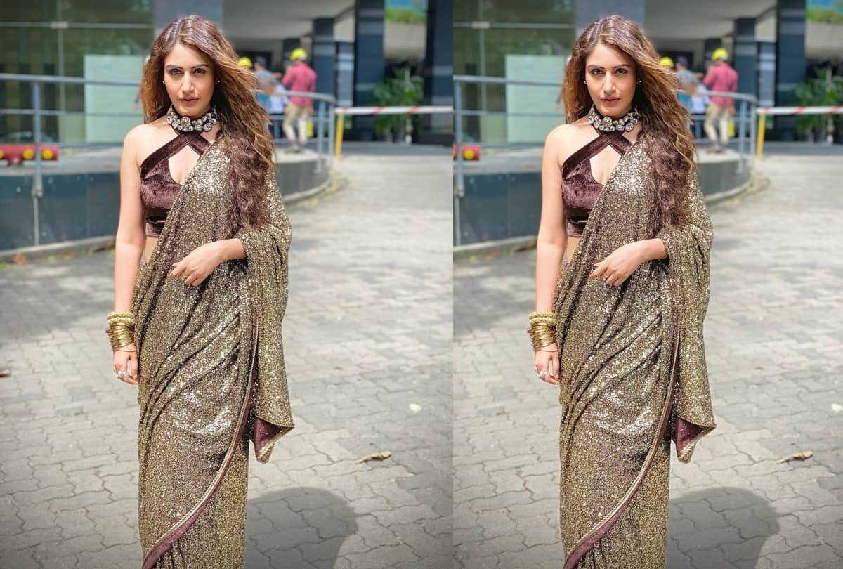 naagin fame surbhi chandna look in glamorous saree excellent for stylish girls