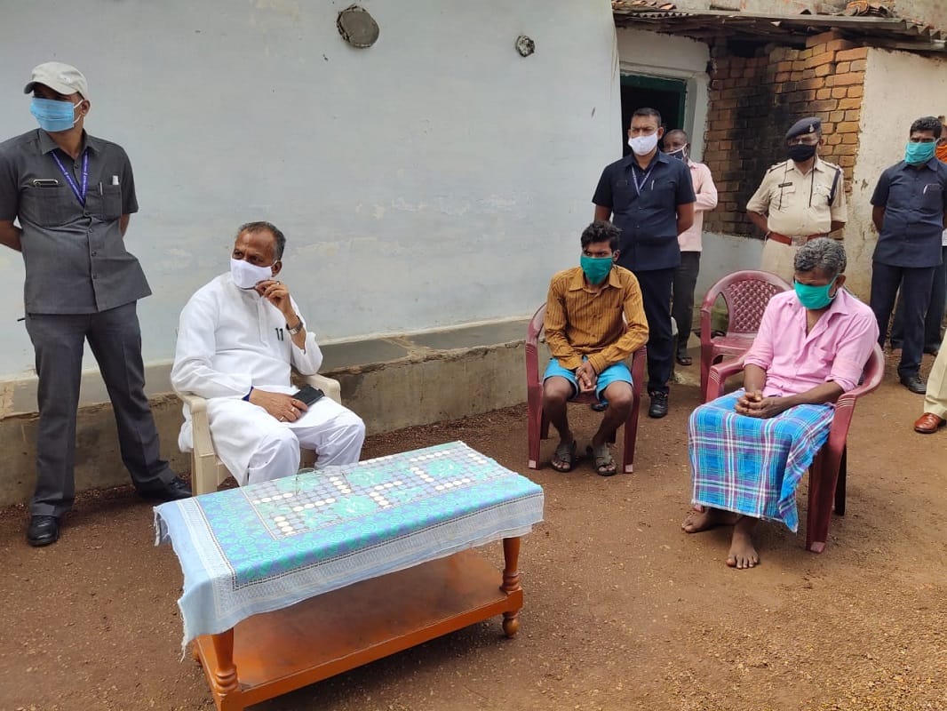 Farmer dies by suicide in Durg Chhattisgarh, government gives aid of Rs 4 lakh
