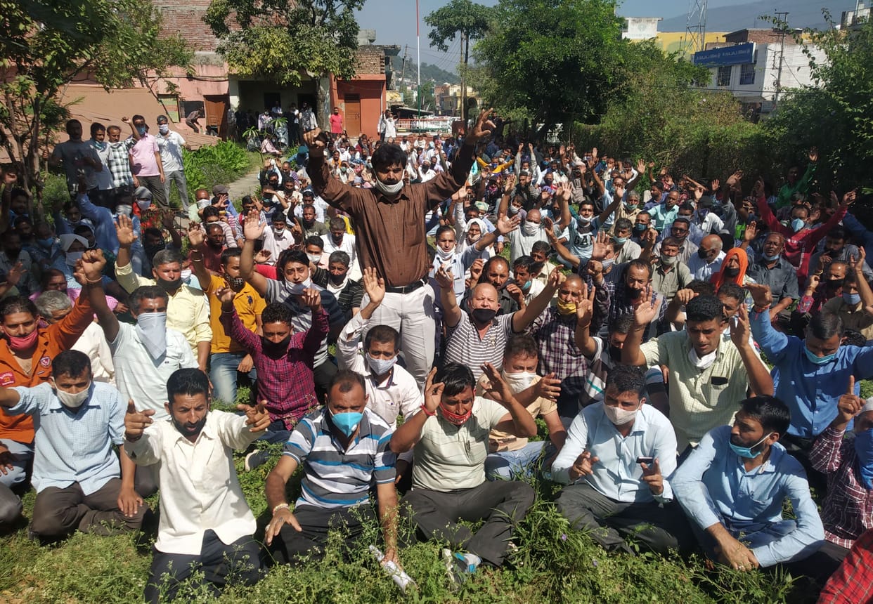 PROTEST OF JAL SHAKTI DEPARTMENT DAILY WAGE WORKER IN JAMMU KASHMIR