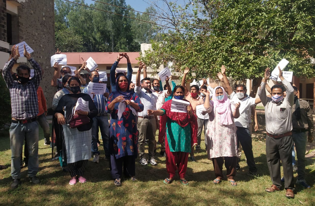PWD DAILY WAGE WORKERS ALSO GONE TO STRIKE FOR  72 HOURS IN UDHAMPUR